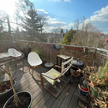 Dachgeschosswohnung Mit Zwei Schlafzimmern Dresden