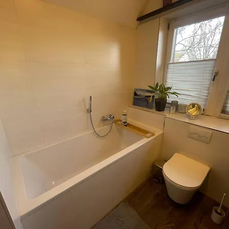 Apartment Dachgeschosswohnung Mit Zwei Schlafzimmern *