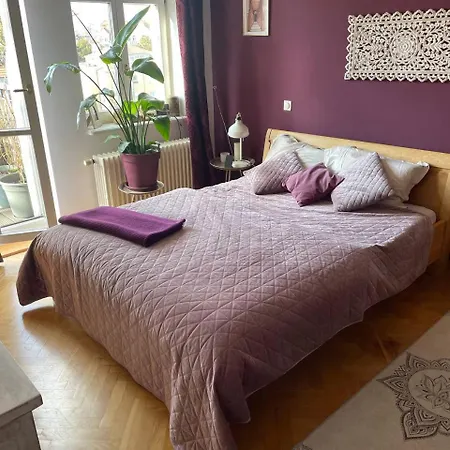 Dachgeschosswohnung Mit Zwei Schlafzimmern