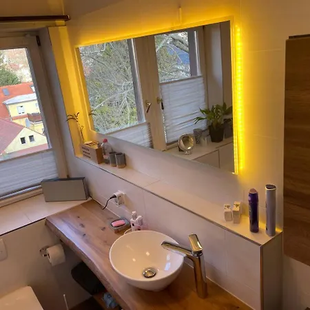 Dachgeschosswohnung Mit Zwei Schlafzimmern Apartment