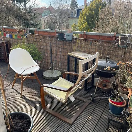 Apartment Dachgeschosswohnung Mit Zwei Schlafzimmern *